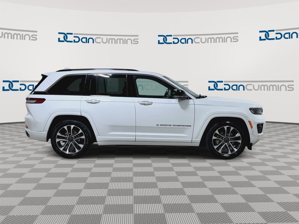 Used 2022 Jeep Grand Cherokee Overland w/ Luxury Tech Group IV AWD/4WD image 9