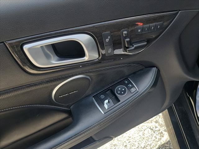 Used 2015 Mercedes-Benz SLK 250 w/ Premium Package image 18