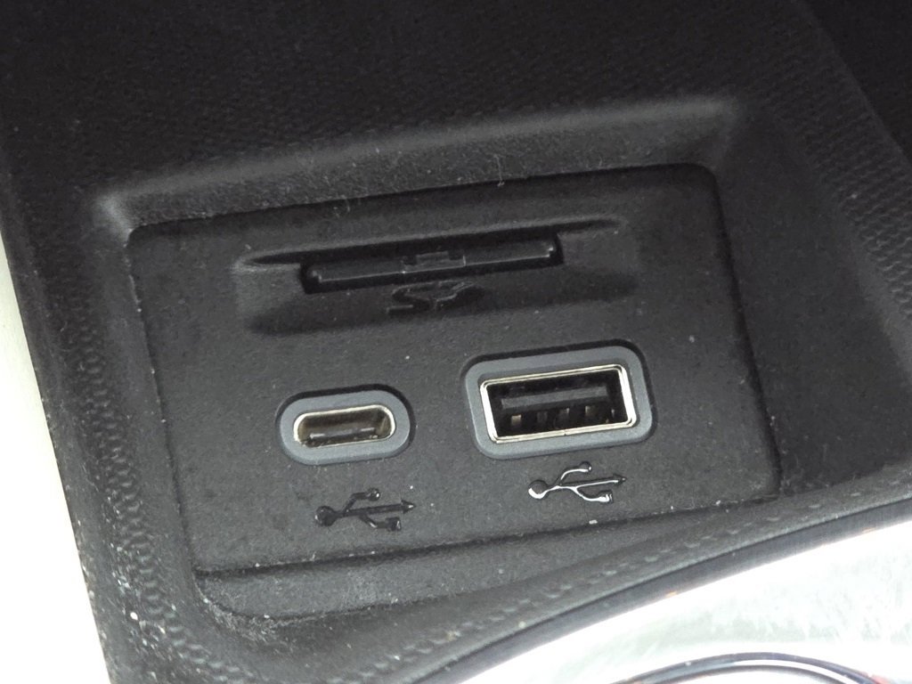 Used 2024 Buick Enclave Avenir image 11