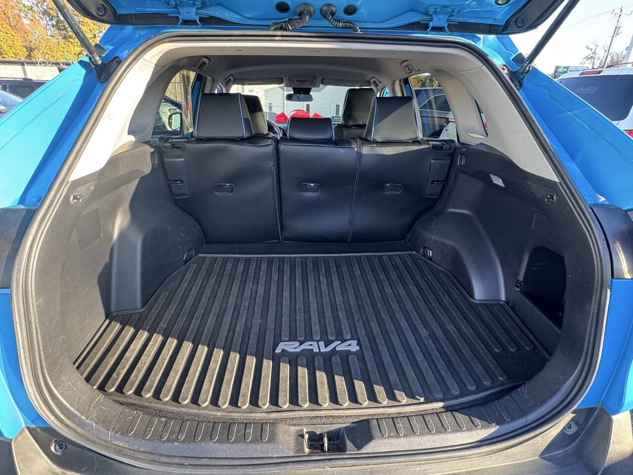 Used 2019 Toyota RAV4 LE image 24