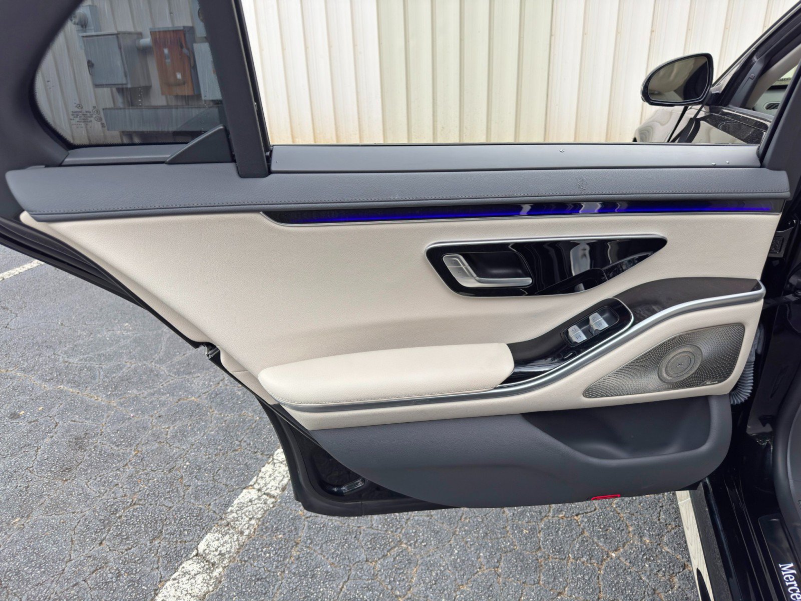 Used 2023 Mercedes-Benz S 500 4MATIC w/ AMG Line image 48