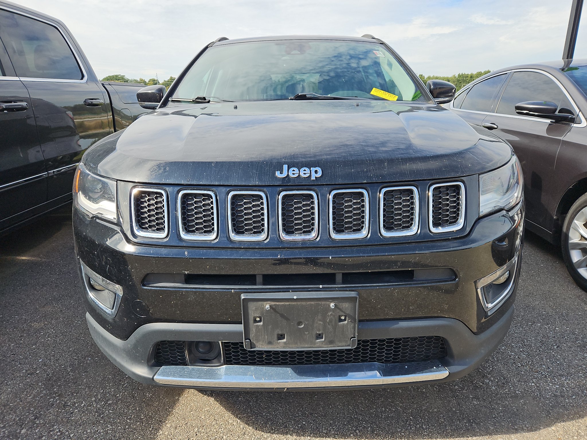 Used 2018 Jeep Compass Limited w/ Navigation Group AWD/4WD image 2