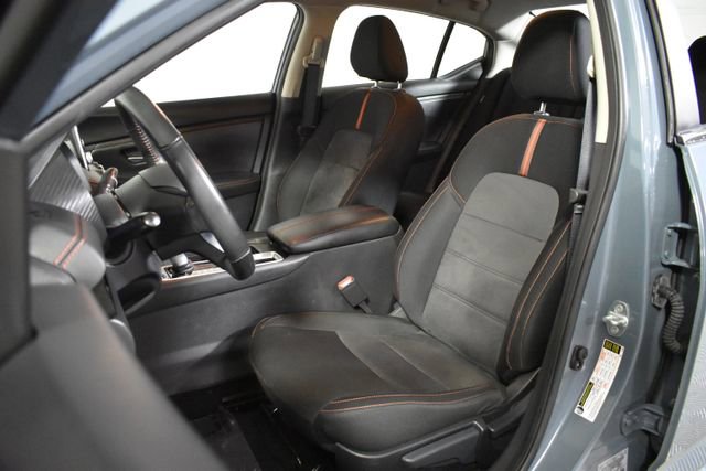 Used 2024 Nissan Sentra SR FWD image 9
