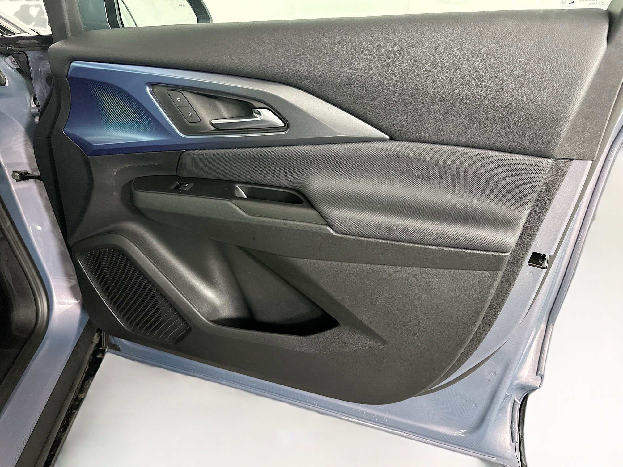 Used 2024 Chevrolet Equinox EV LT AWD/4WD image 32