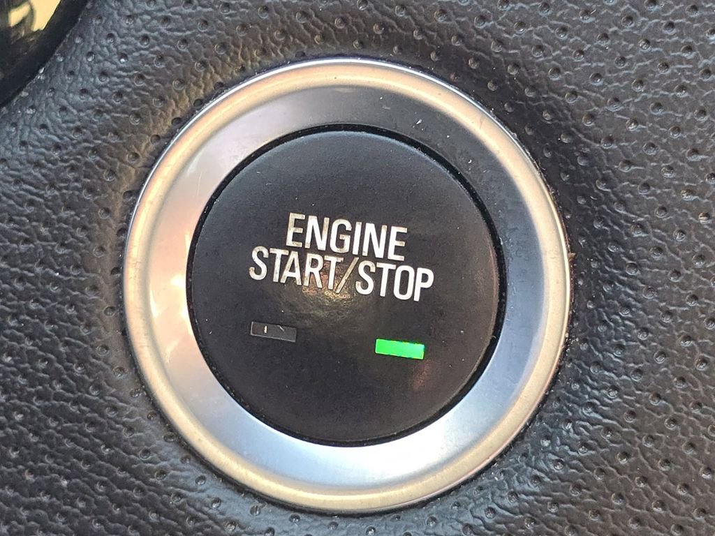 Used 2018 Cadillac XT5 AWD image 34