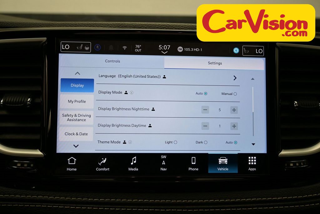 Used 2025 Chrysler Pacifica Limited image 30