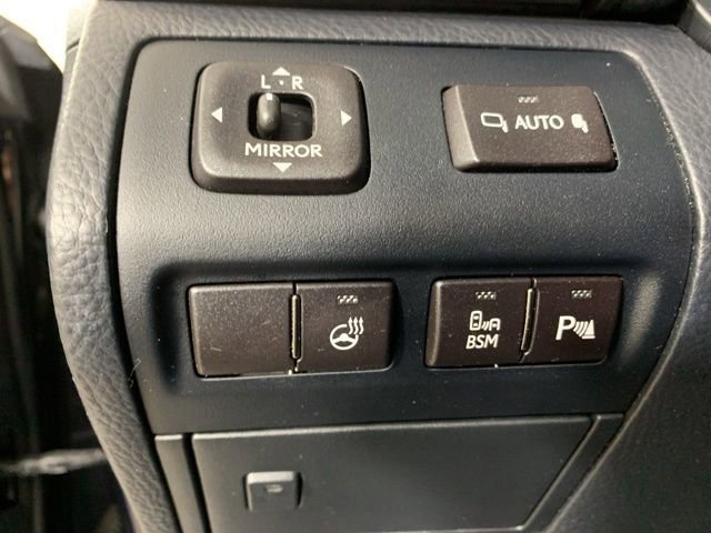 Used 2015 Lexus LS 460 AWD w/ F Sport Package image 19