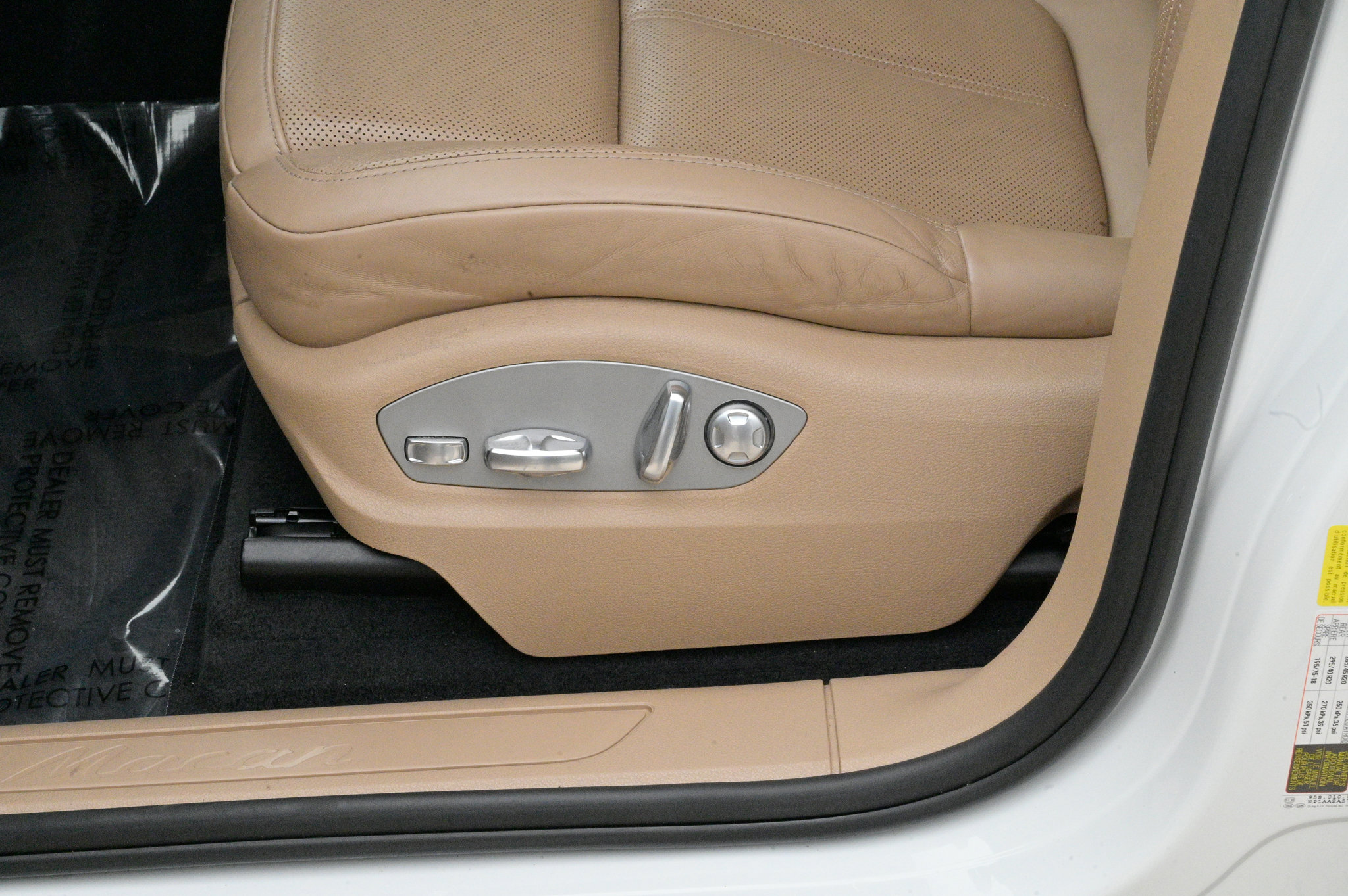 Used 2020 Porsche Macan image 18