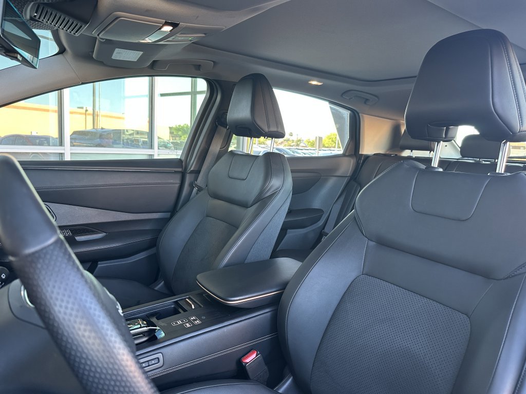 Used 2024 Nissan Ariya FWD image 32