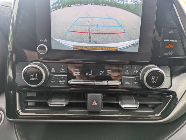 Certified 2024 Toyota Highlander LE AWD/4WD image 32