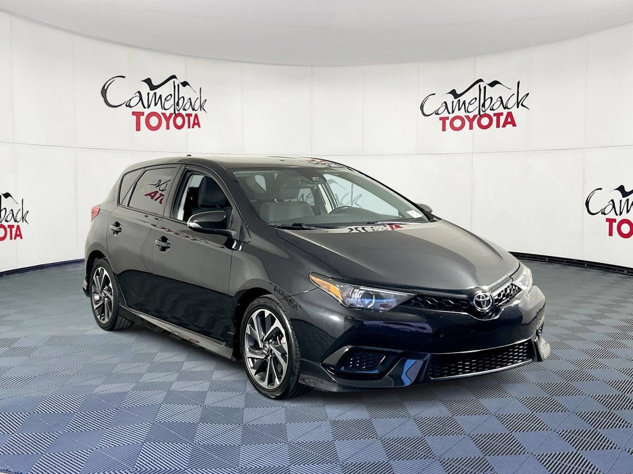 Used 2017 Toyota Corolla iM FWD image 3