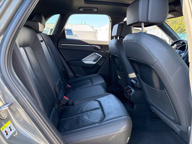 Used 2021 Audi Q3 2.0T Premium w/ Convenience Package AWD/4WD image 13
