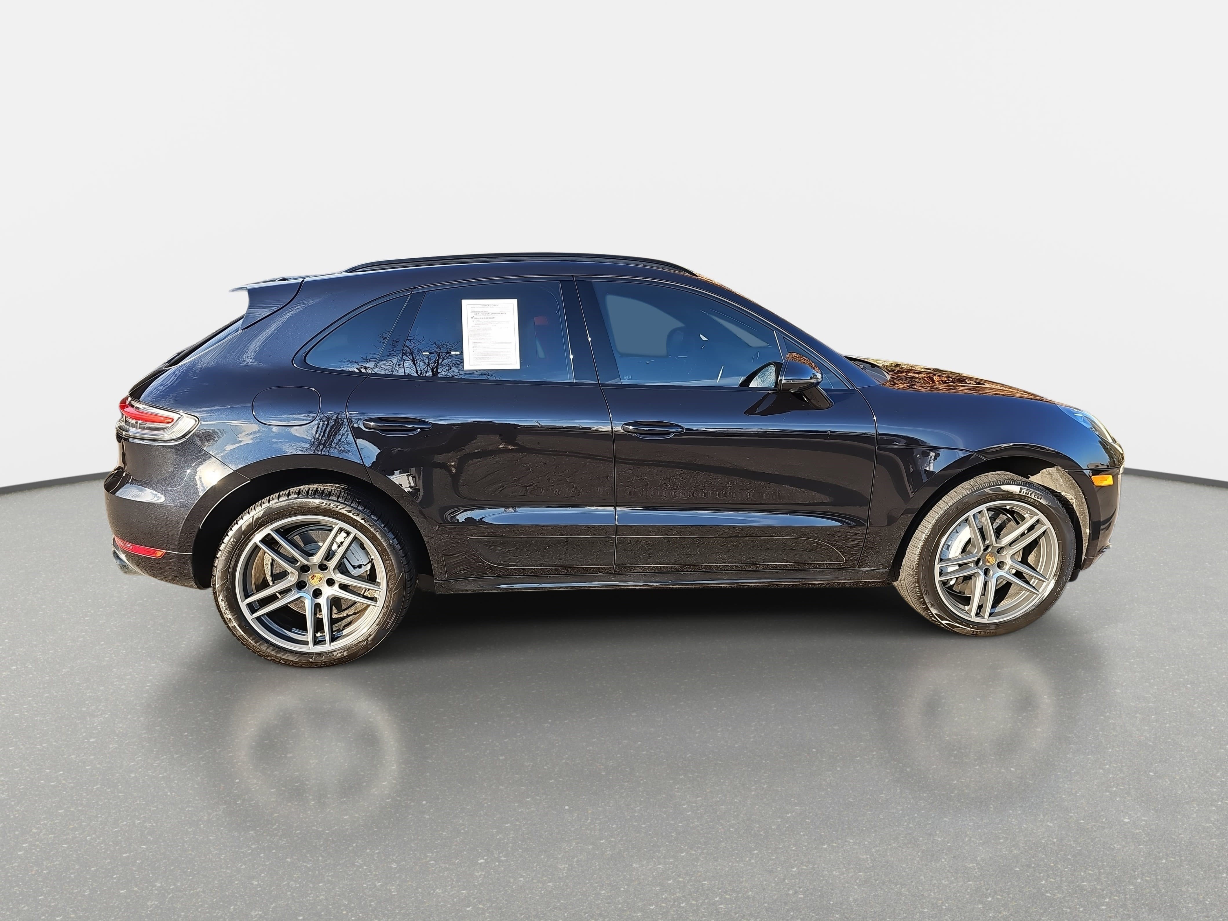 Used 2021 Porsche Macan Turbo image 4