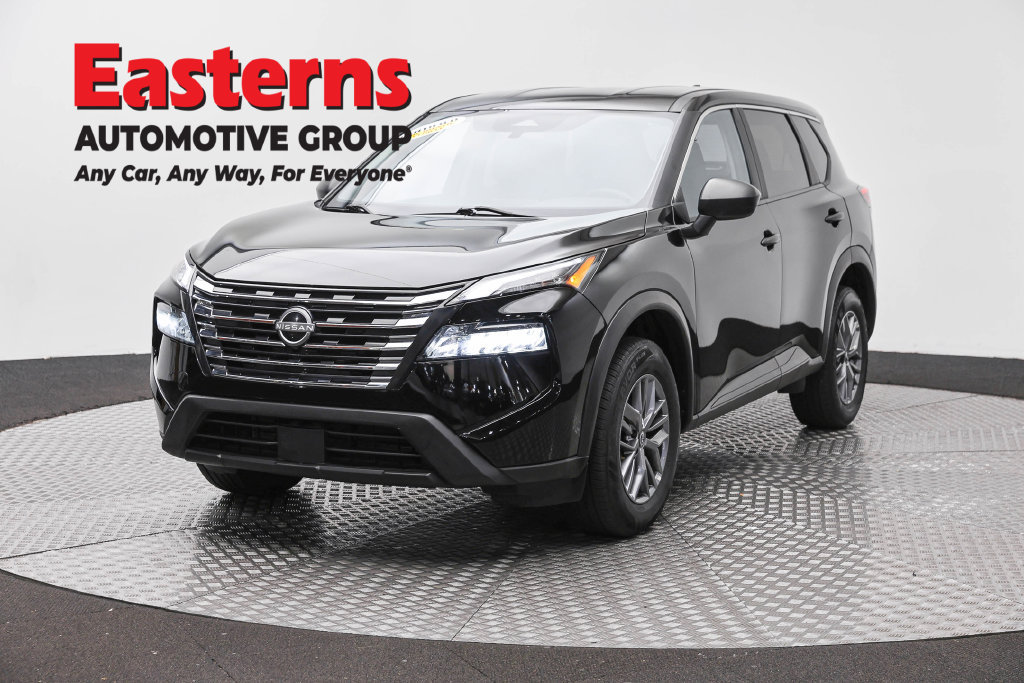 Used 2024 Nissan Rogue S AWD/4WD image 1