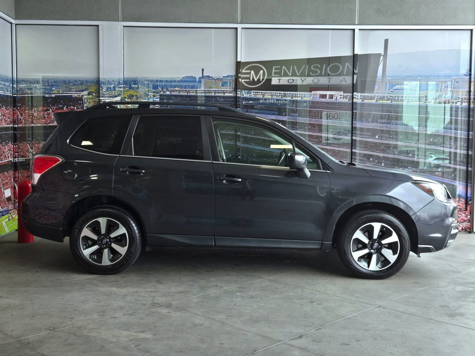 Used 2017 Subaru Forester 2.5i Limited image 4