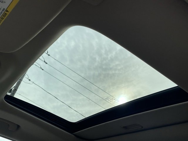 Used 2017 Jeep Grand Cherokee Limited image 6