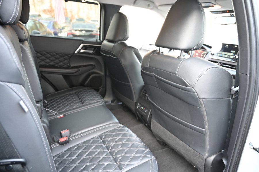 Used 2024 Mitsubishi Outlander SEL image 18