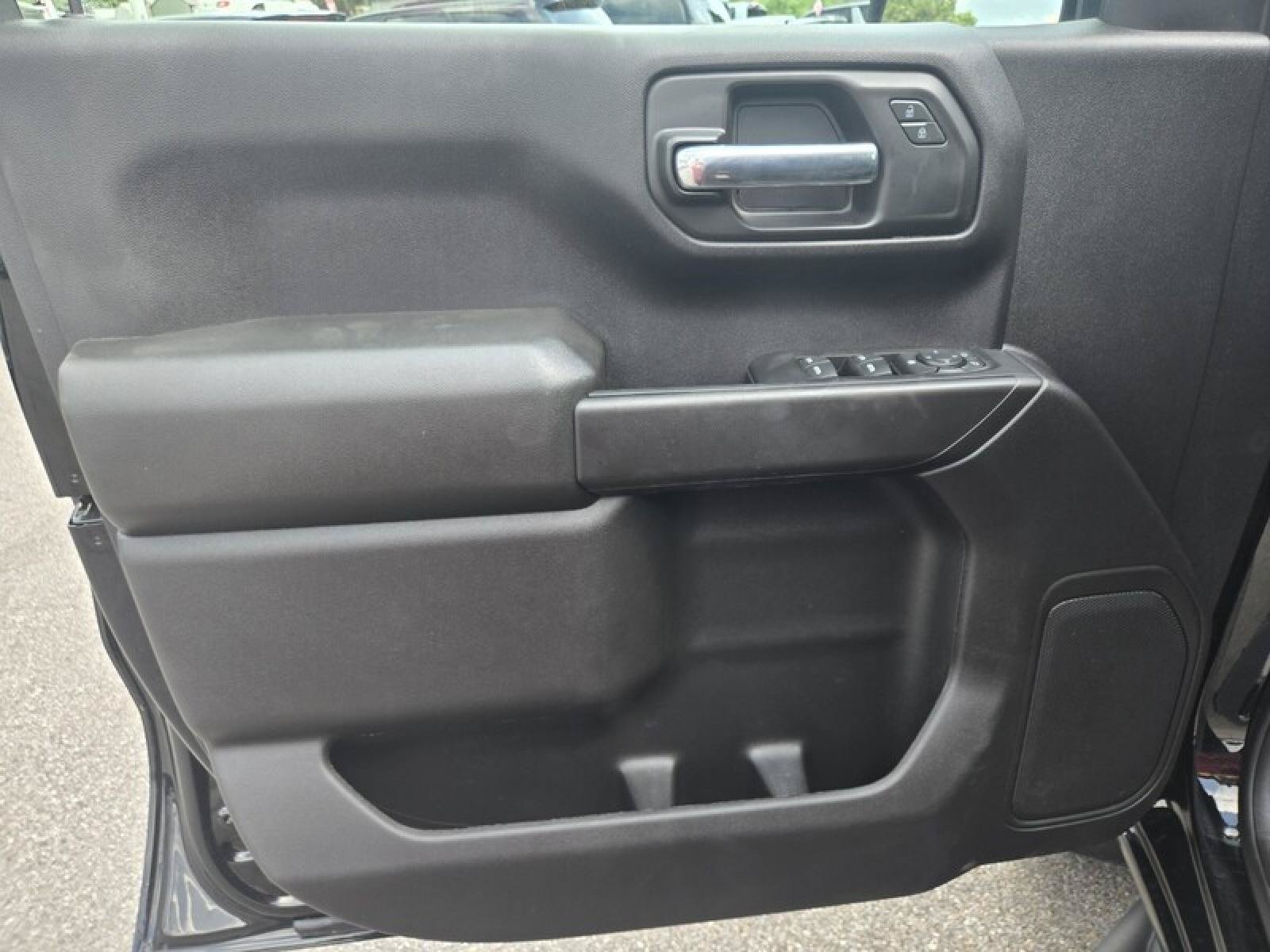 Used 2023 Chevrolet Silverado 1500 Custom Trail Boss w/ LPO, Dark Essentials Package AWD/4WD image 18