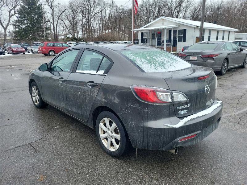 Used 2010 MAZDA MAZDA3 i Touring FWD image 2