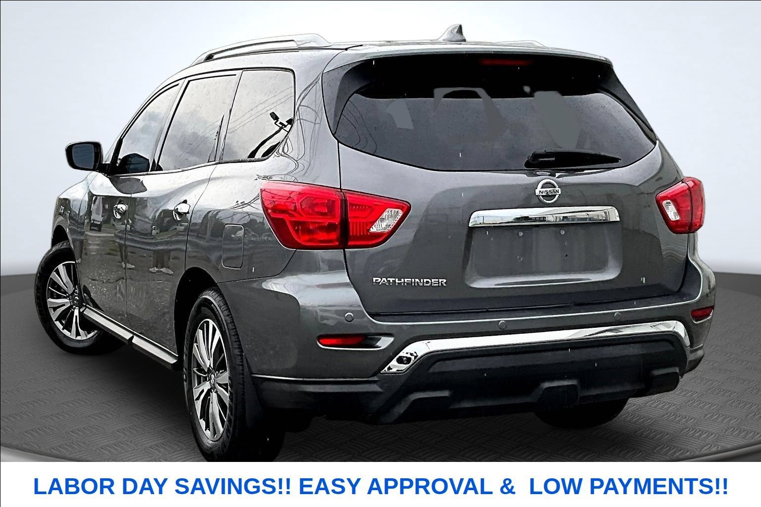 Used 2020 Nissan Pathfinder S FWD image 3