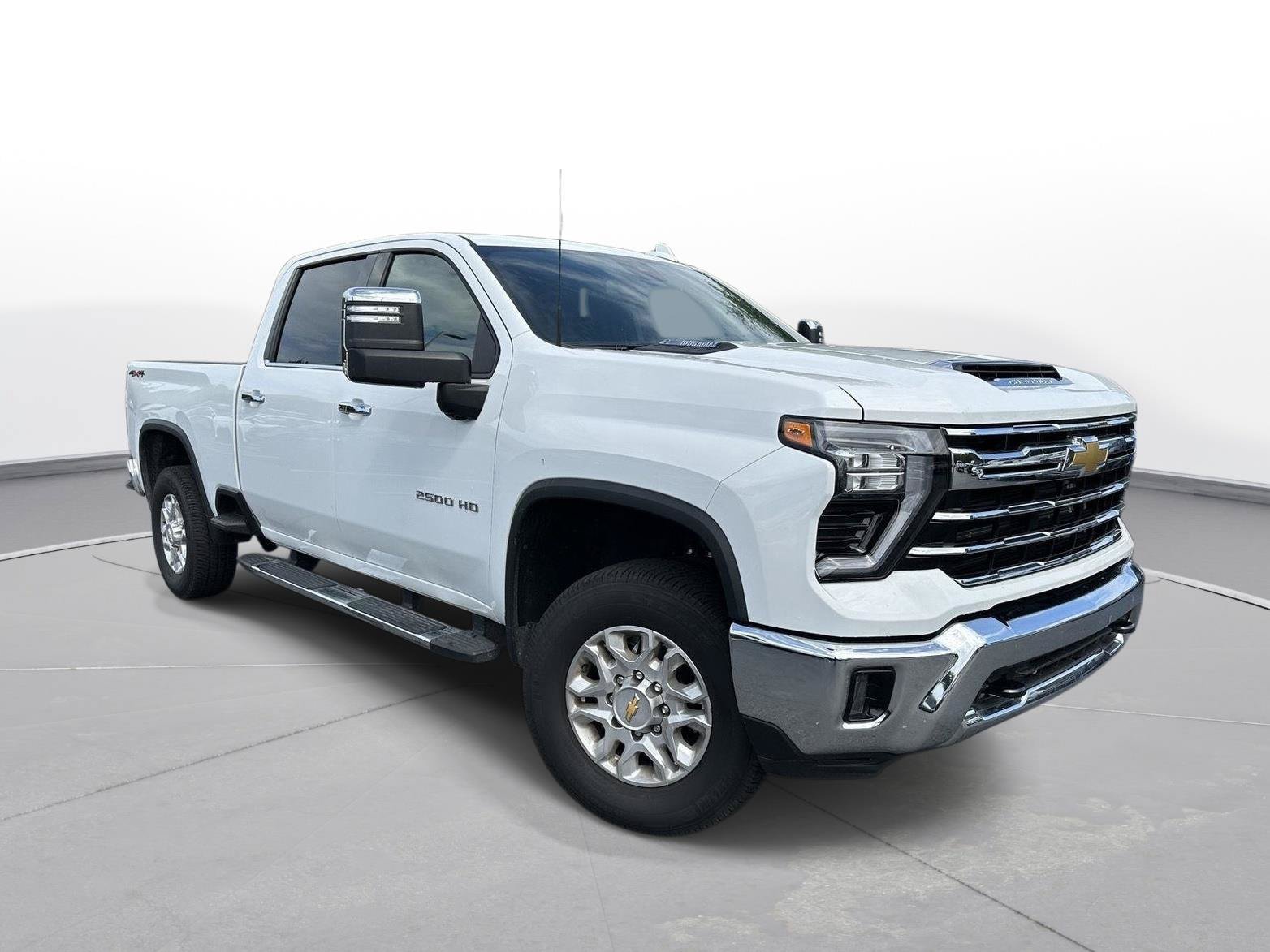Used 2026 Chevrolet Silverado 2500 LTZ AWD/4WD image 4