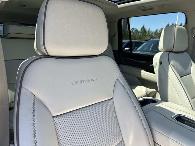 Used 2023 GMC Yukon XL Denali image 12
