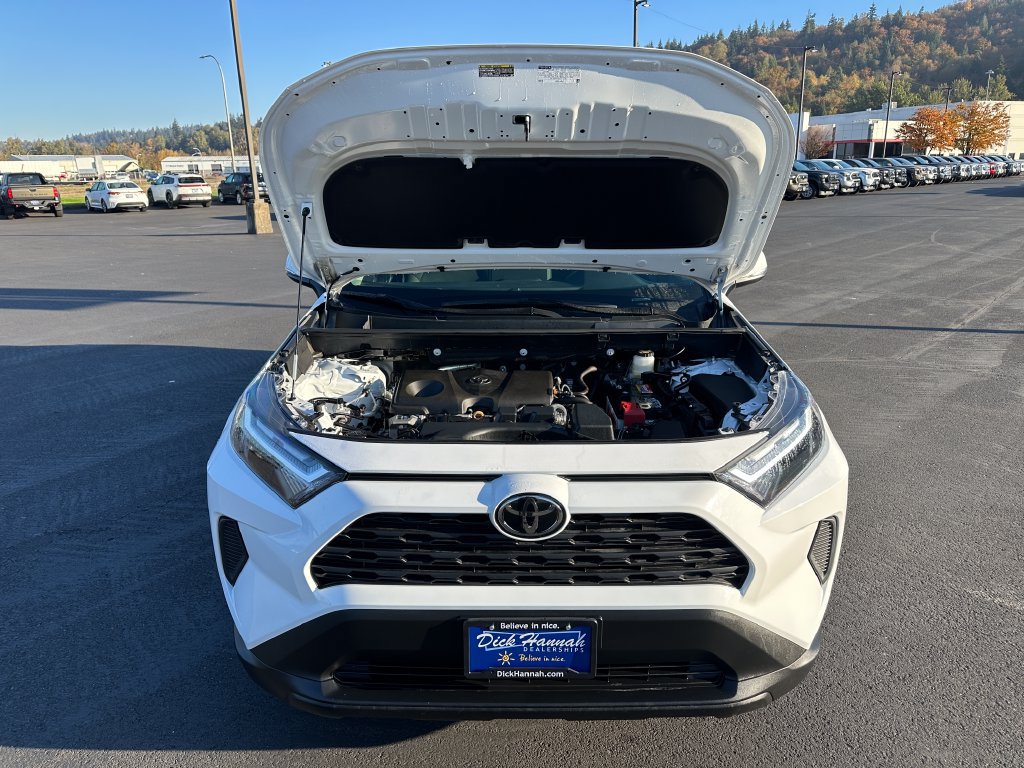Certified 2025 Toyota RAV4 LE AWD/4WD image 5