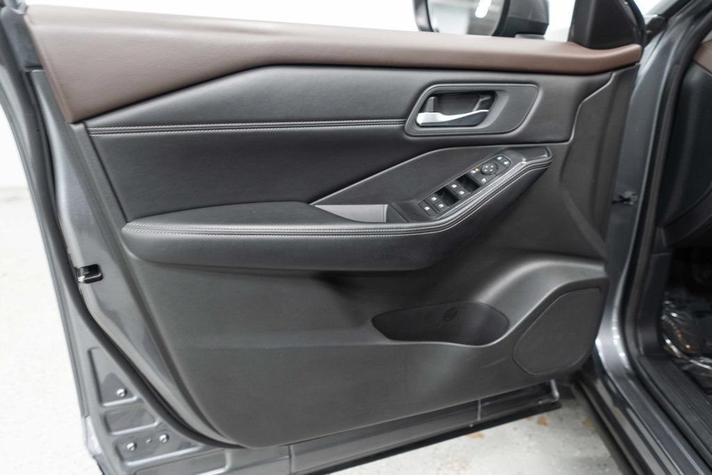 Used 2023 Nissan Rogue SV w/ SV Premium B Package AWD/4WD image 15