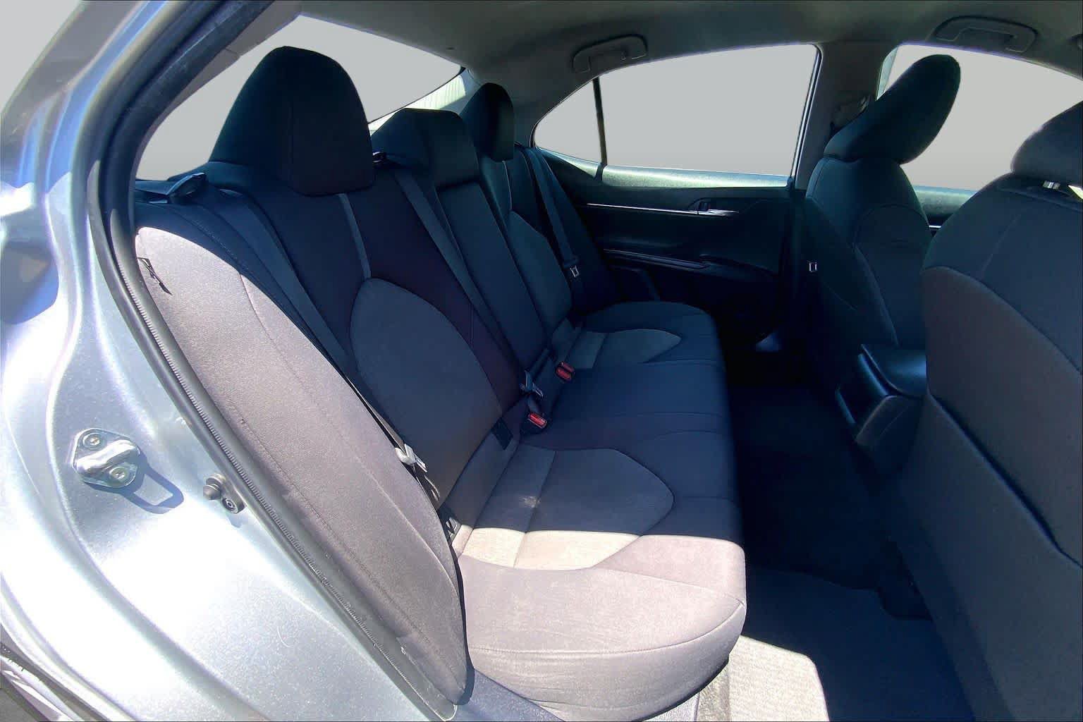 Used 2022 Toyota Camry LE w/ Carpet Mat Package (TMS) FWD image 18