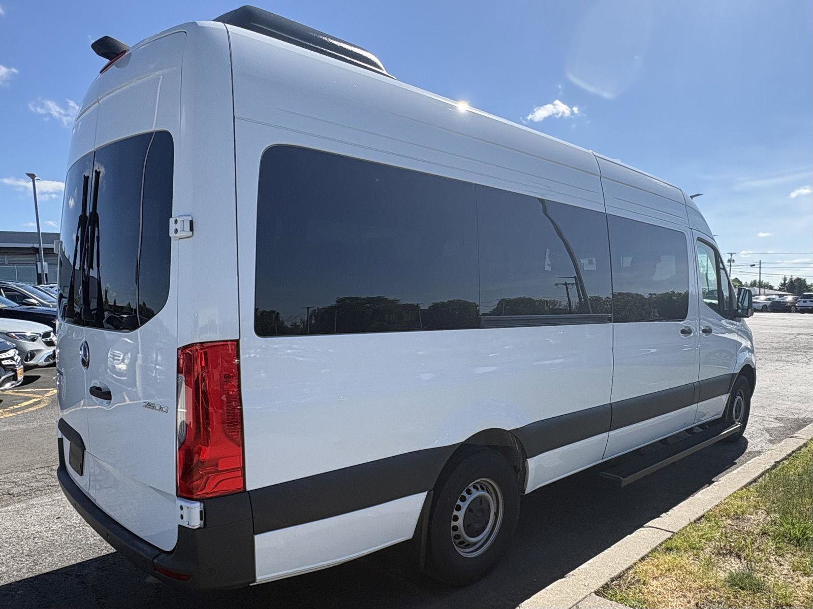 Used 2024 Mercedes-Benz Sprinter 2500 image 6