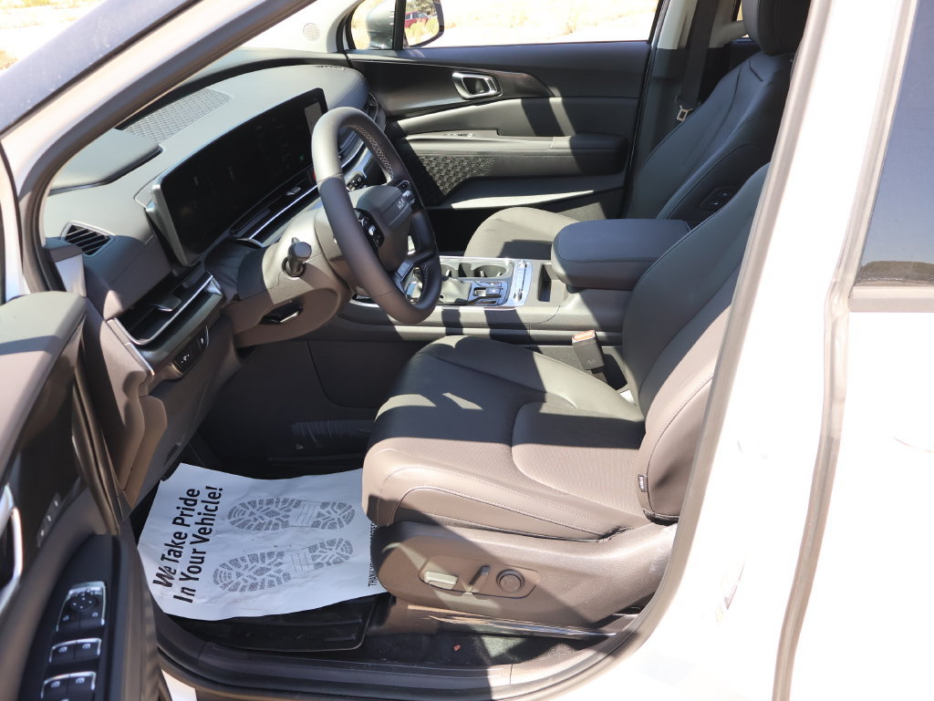 New 2027 Kia Carnival SX w/ Dark Edition Package FWD image 24