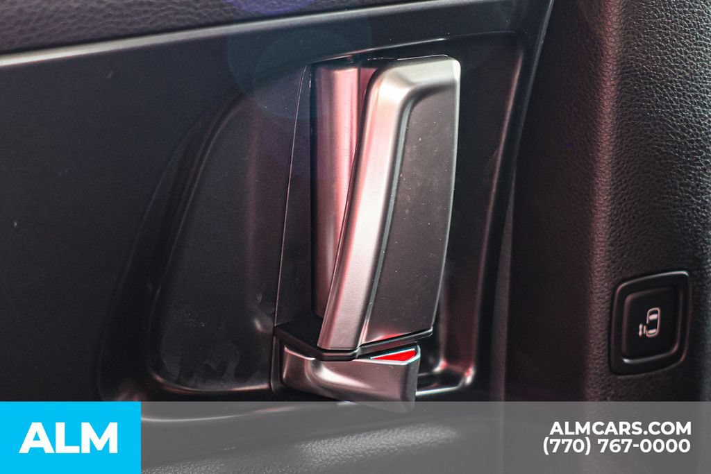 Used 2025 Kia Carnival SX w/ SX Dark Edition Package FWD image 55