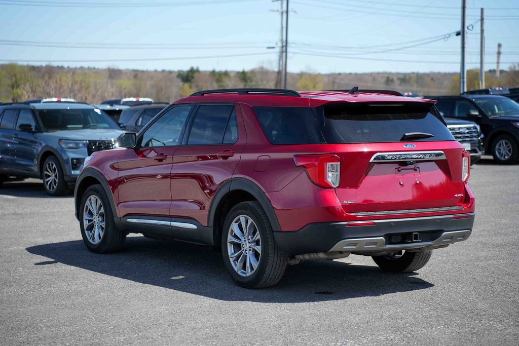 Used 2023 Ford Explorer XLT w/ Equipment Group 202A AWD/4WD image 7
