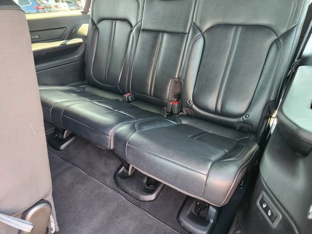 Certified 2024 Jeep Wagoneer L Series II w/ Flexible Seating Group AWD/4WD image 28