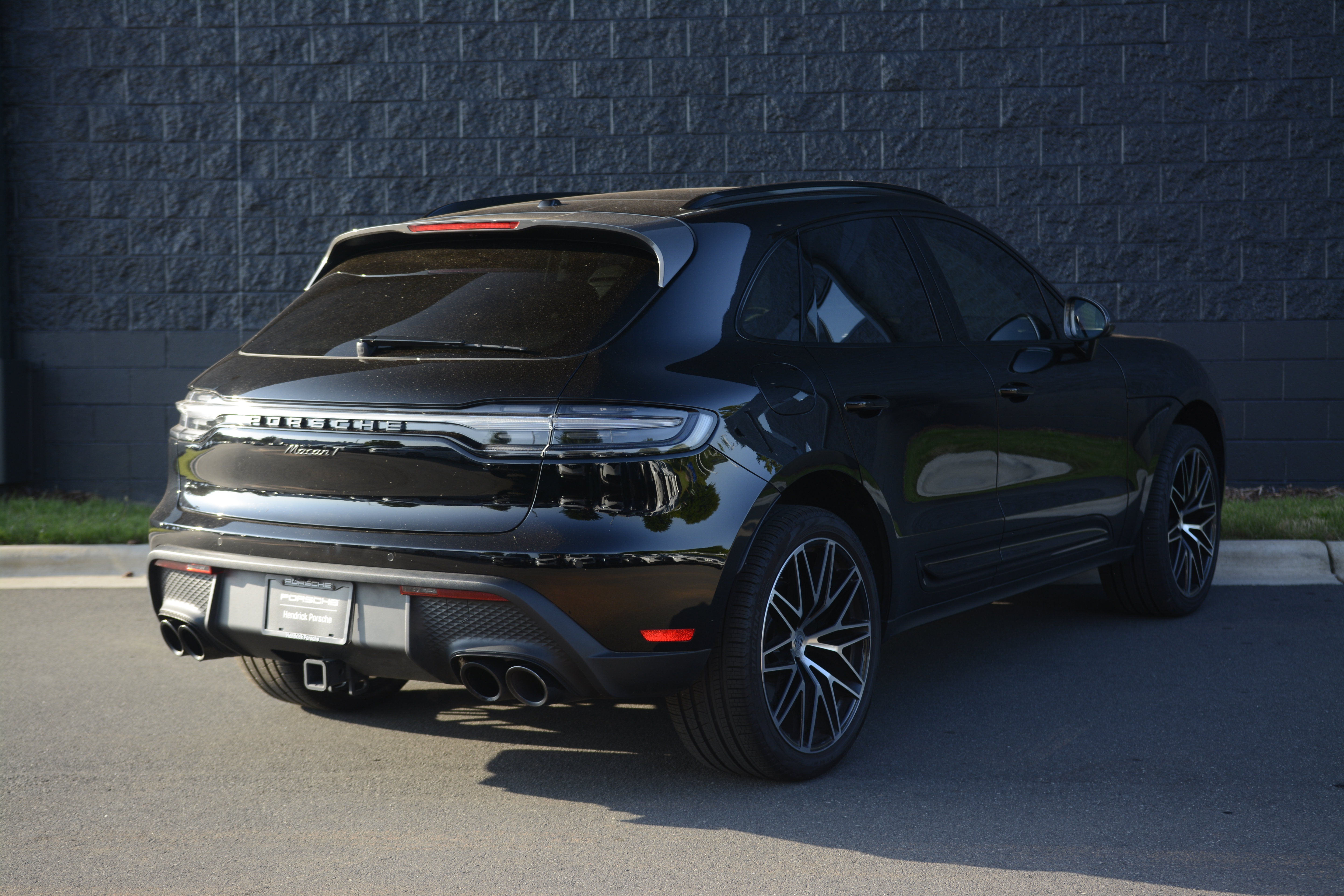 Certified 2026 Porsche Macan Turbo AWD/4WD image 7