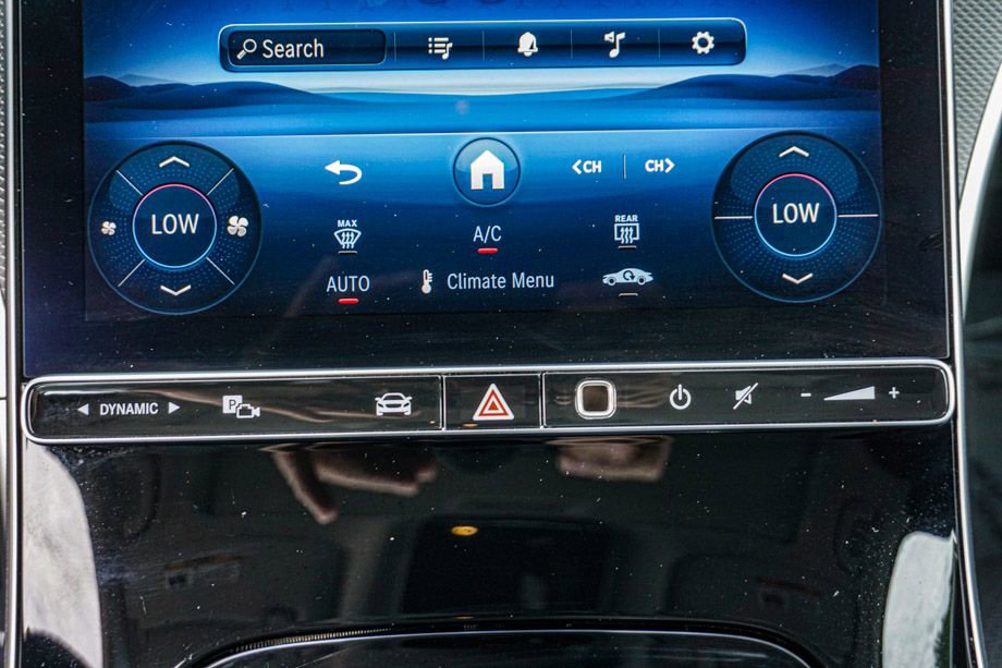 Used 2025 Mercedes-Benz C 300 Sedan image 36