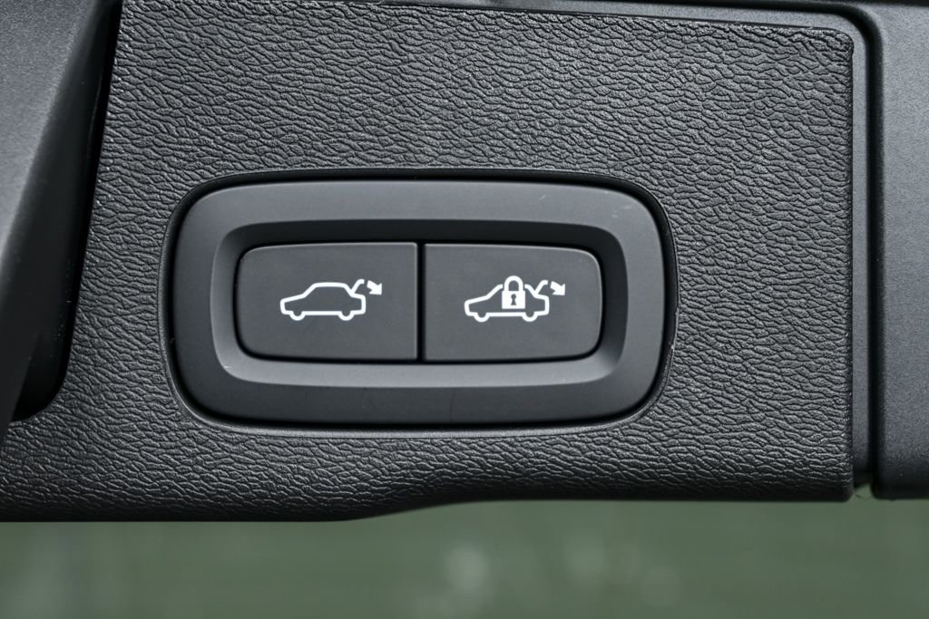 New 2026 Volvo XC60 B5 Ultra w/ Protection Package Premier image 31