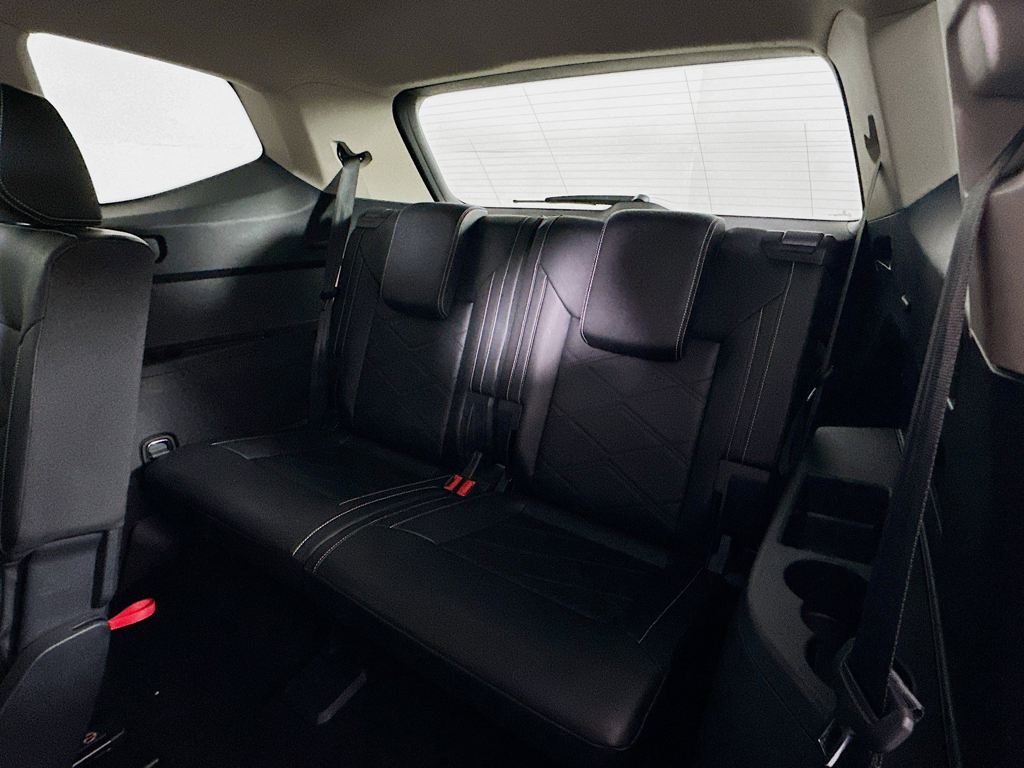 Used 2025 Volkswagen Atlas SE image 28