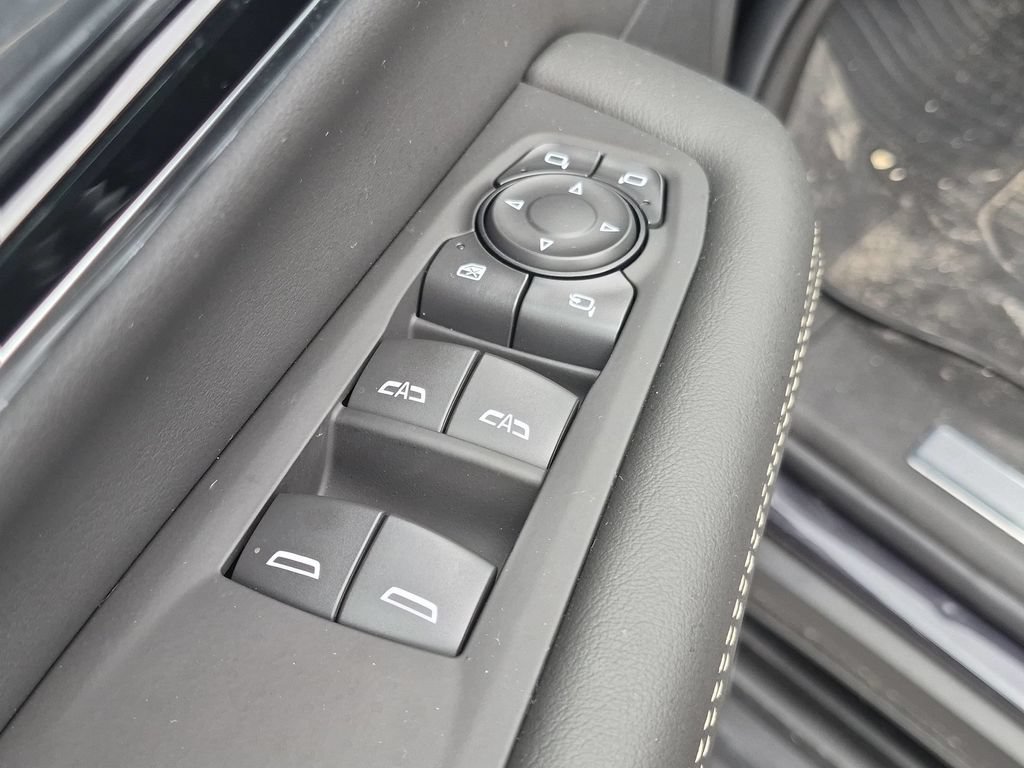 New 2026 GMC Yukon Elevation w/ Elevation Premium Package AWD/4WD image 11