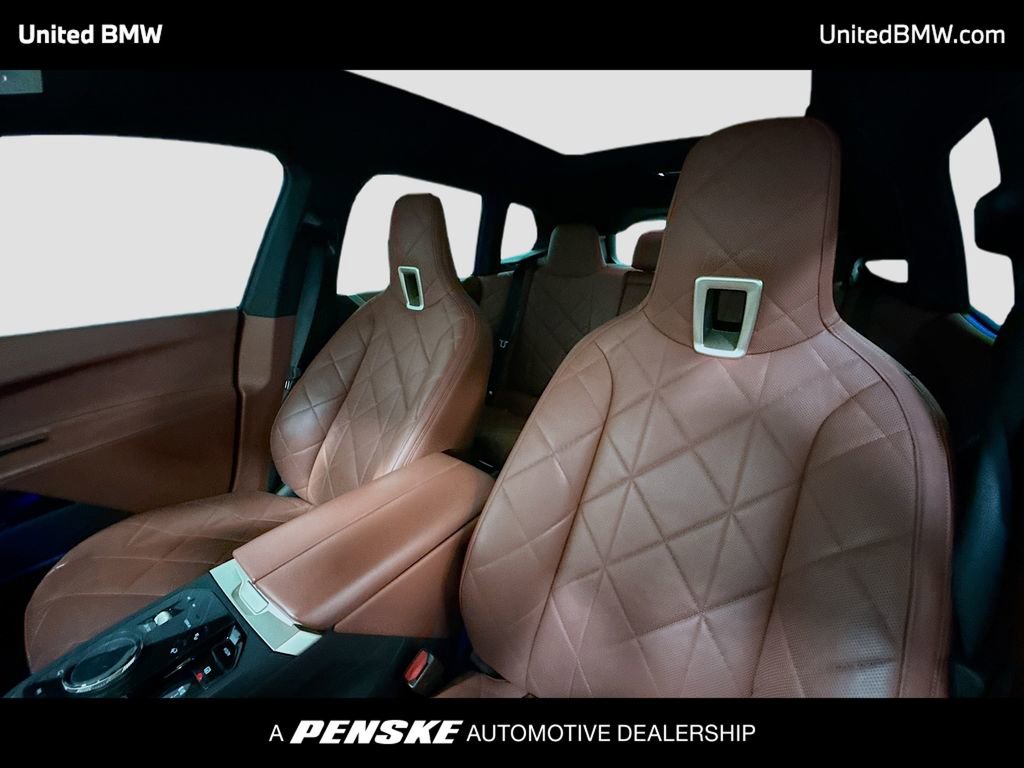 Used 2023 BMW iX xDrive50 w/ Sport Package image 5