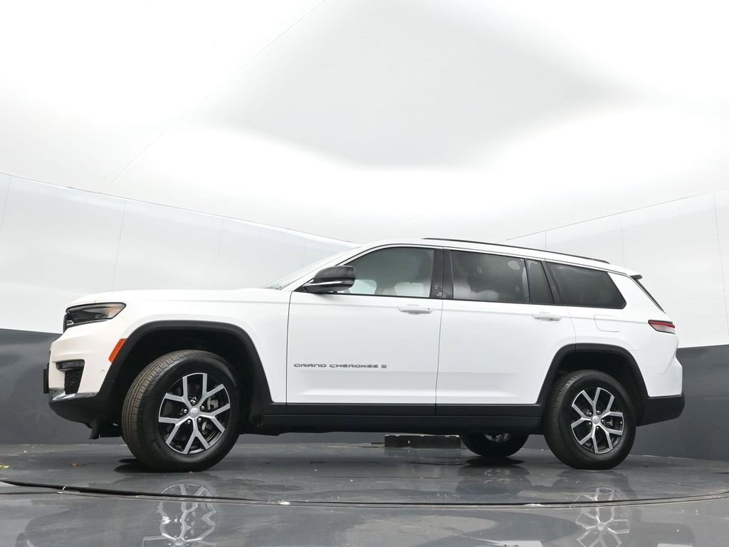 Certified 2024 Jeep Grand Cherokee L Limited w/ Luxury Tech Group II image 31