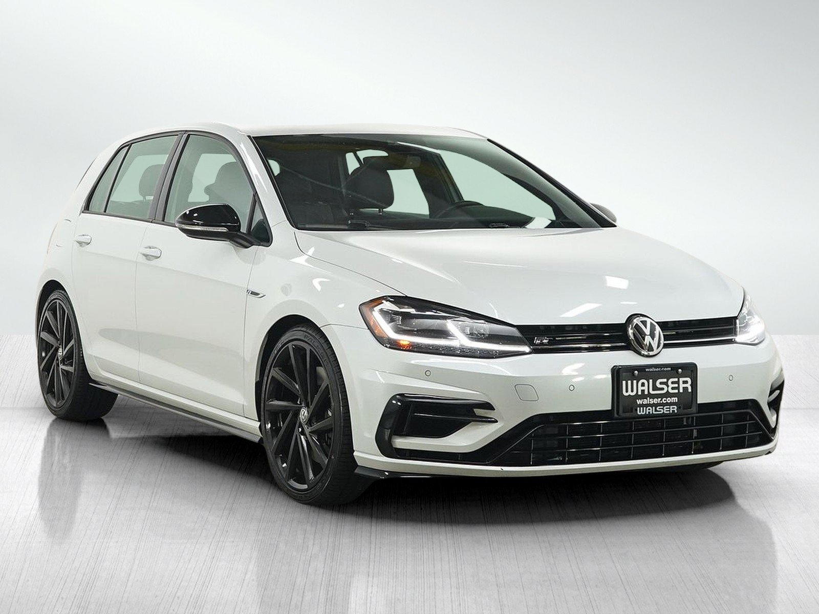 Used 2018 Volkswagen Golf R 4-Door AWD/4WD image 7