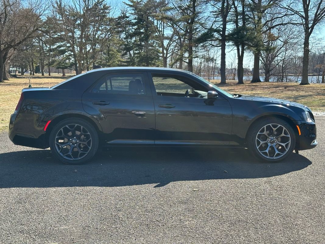 Used 2019 Chrysler 300 S image 7
