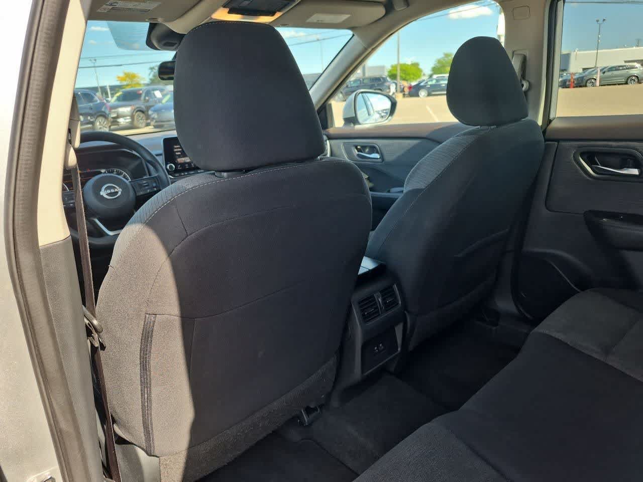Used 2023 Nissan Rogue SV AWD/4WD image 18