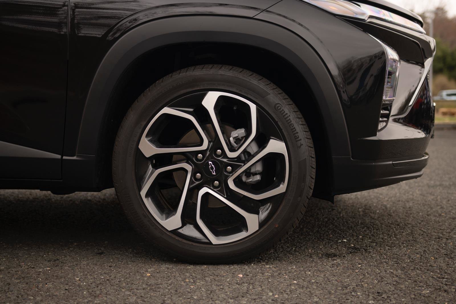 Used 2025 Chevrolet Trax RS w/ Sunroof Package image 24