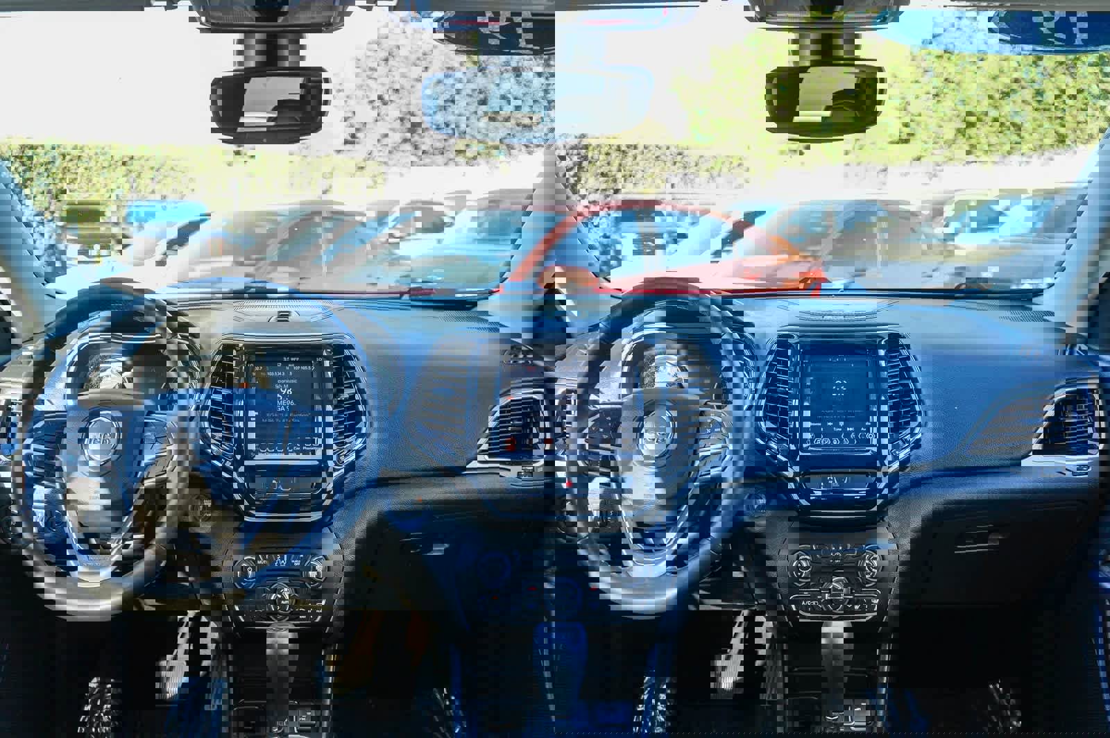 Used 2019 Jeep Cherokee Limited image 11