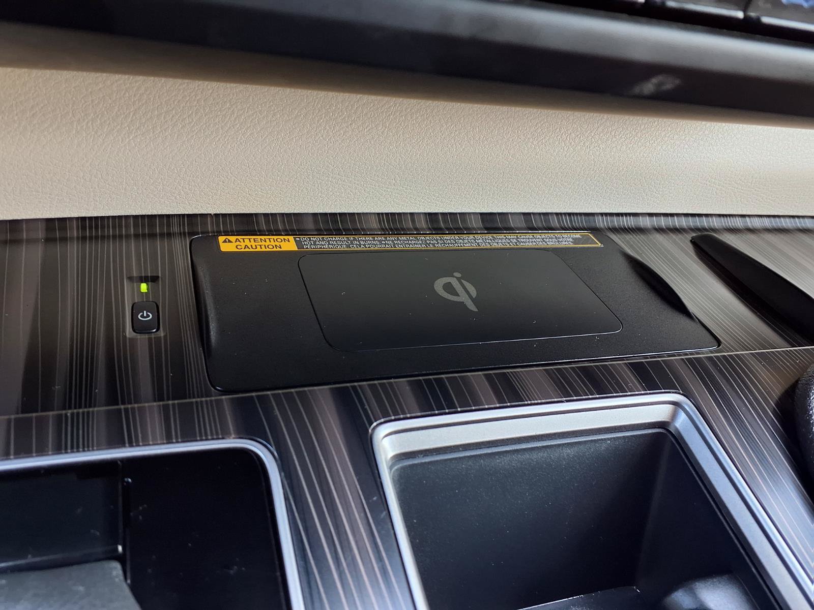 Used 2024 Toyota Sienna Platinum FWD image 9