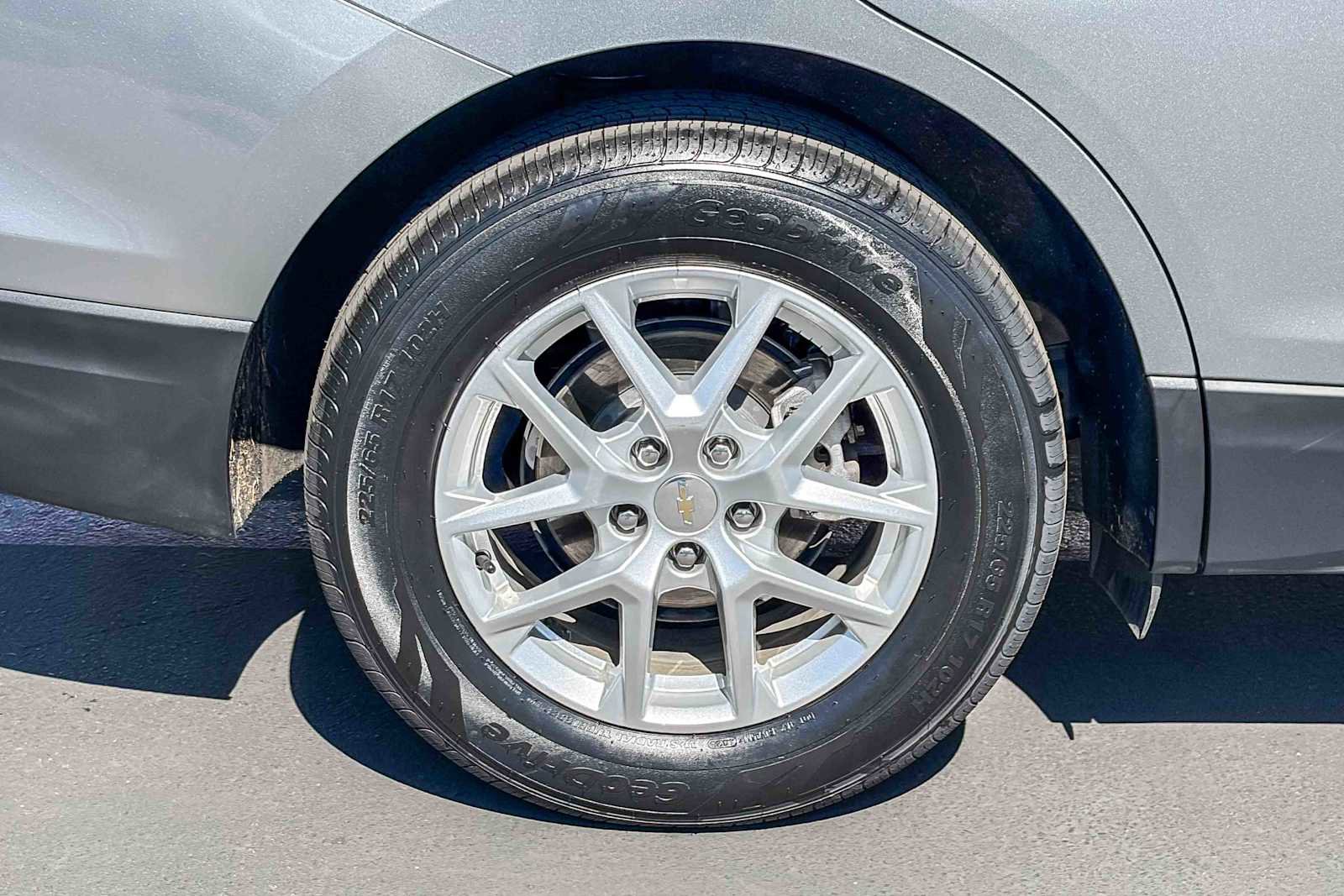 Used 2024 Chevrolet Equinox LT FWD image 10