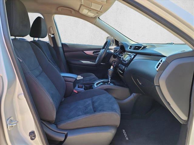 Used 2015 Nissan Rogue S FWD image 25