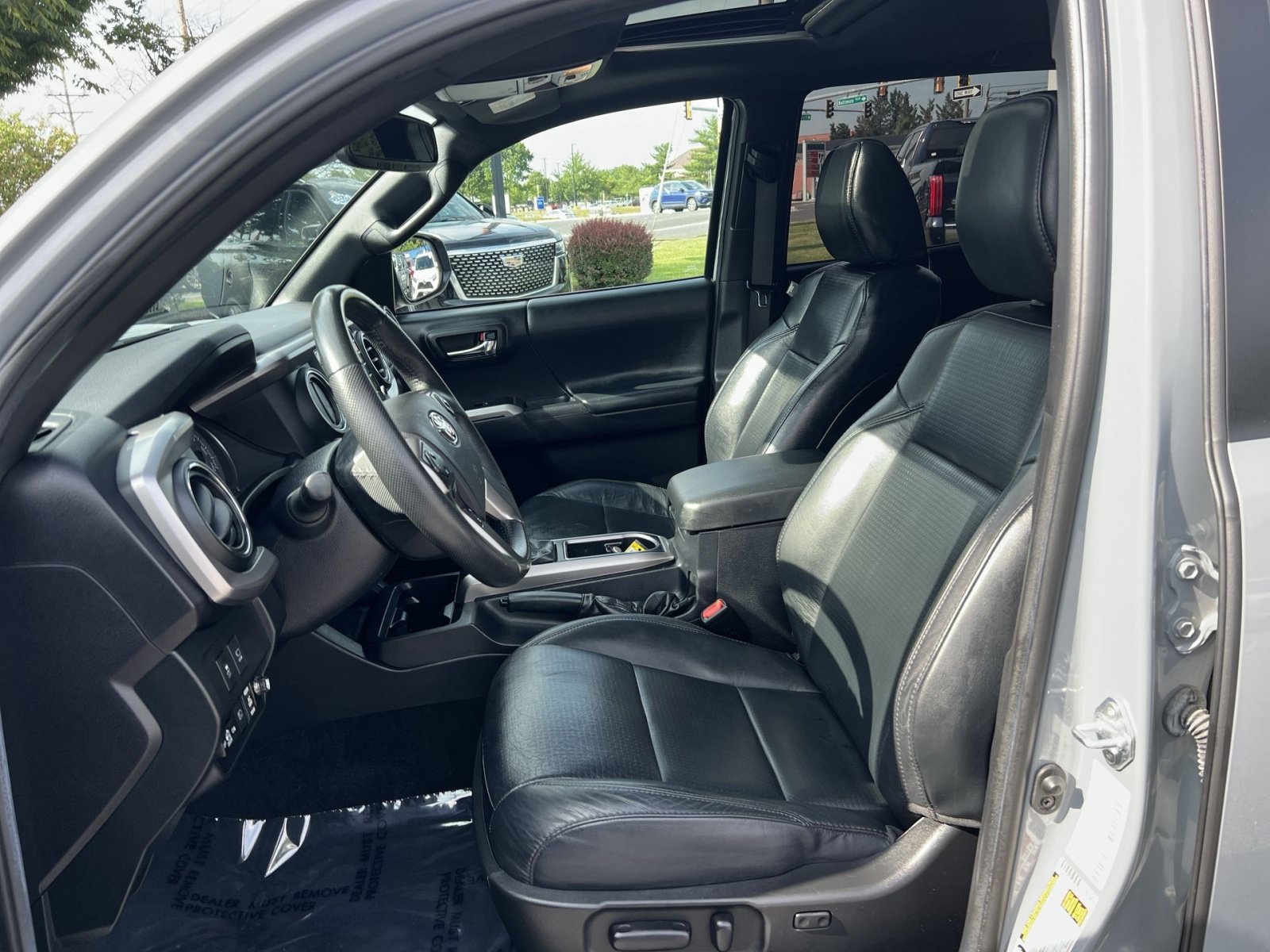 Used 2021 Toyota Tacoma Limited AWD/4WD image 13
